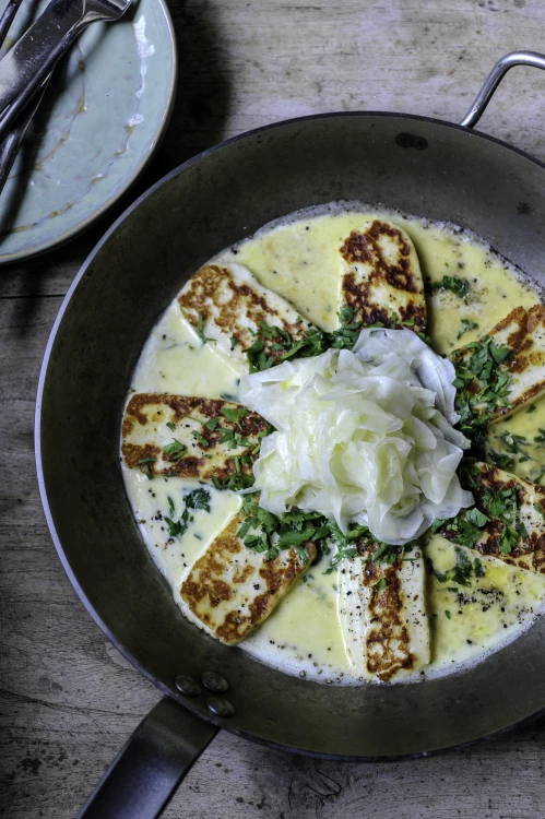 https://admin.purepascale.com/wp-content/uploads/2020/01/halloumi-met-venkel-in-roomsaus-keto-pure-pascale-naessens-optimized.webp