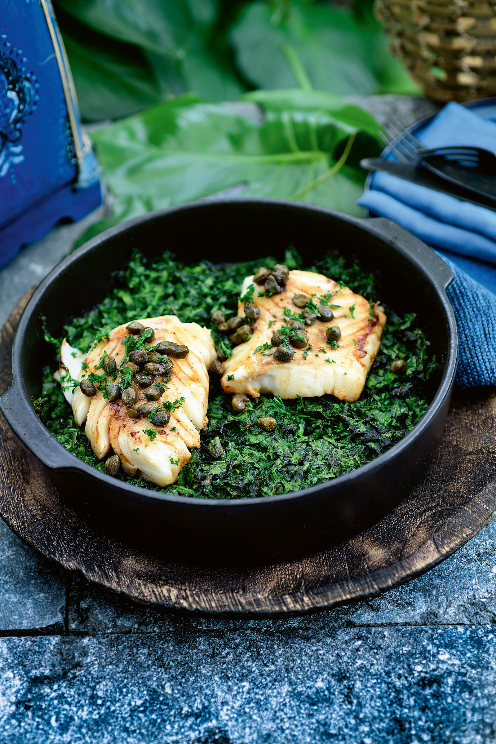 Baked cod with spicy spinach from the oven (keto)