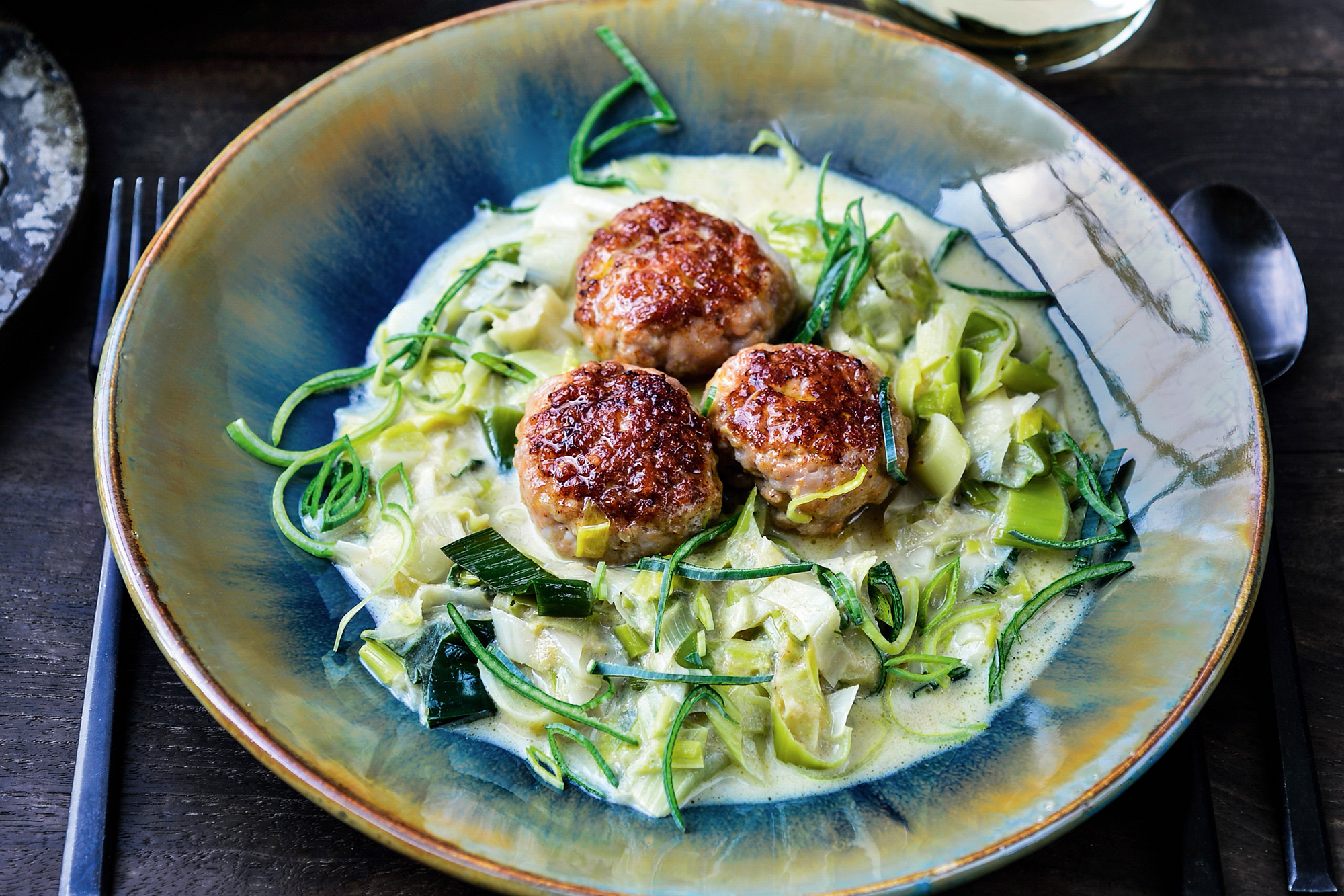 Chicken meatballs with leeks and curry (keto)