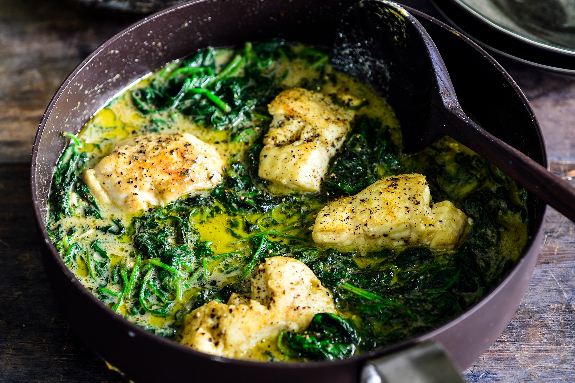 Fish with spinach and curry